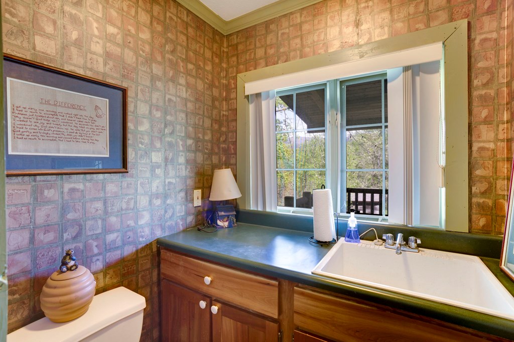 415045 Hayesville Residential