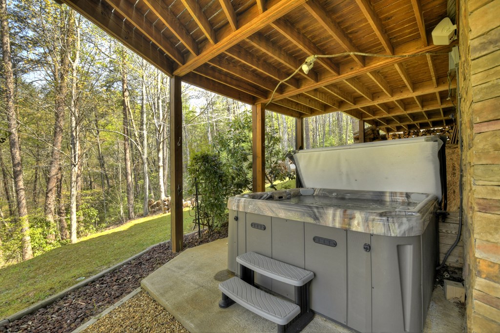 415072 Mineral Bluff Residential