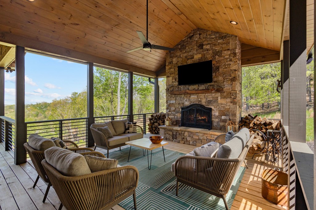 415084 Morganton Residential
