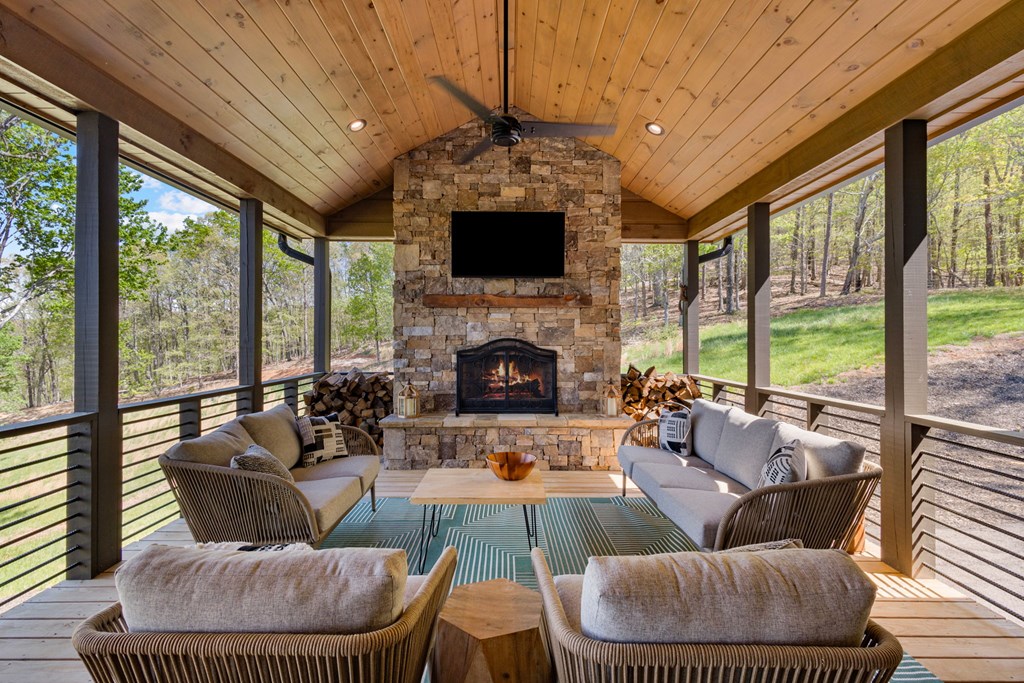 415084 Morganton Residential