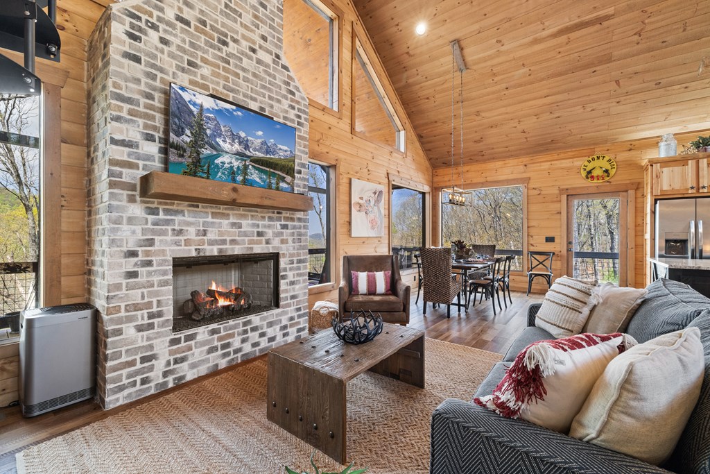 415086 Blue Ridge Residential