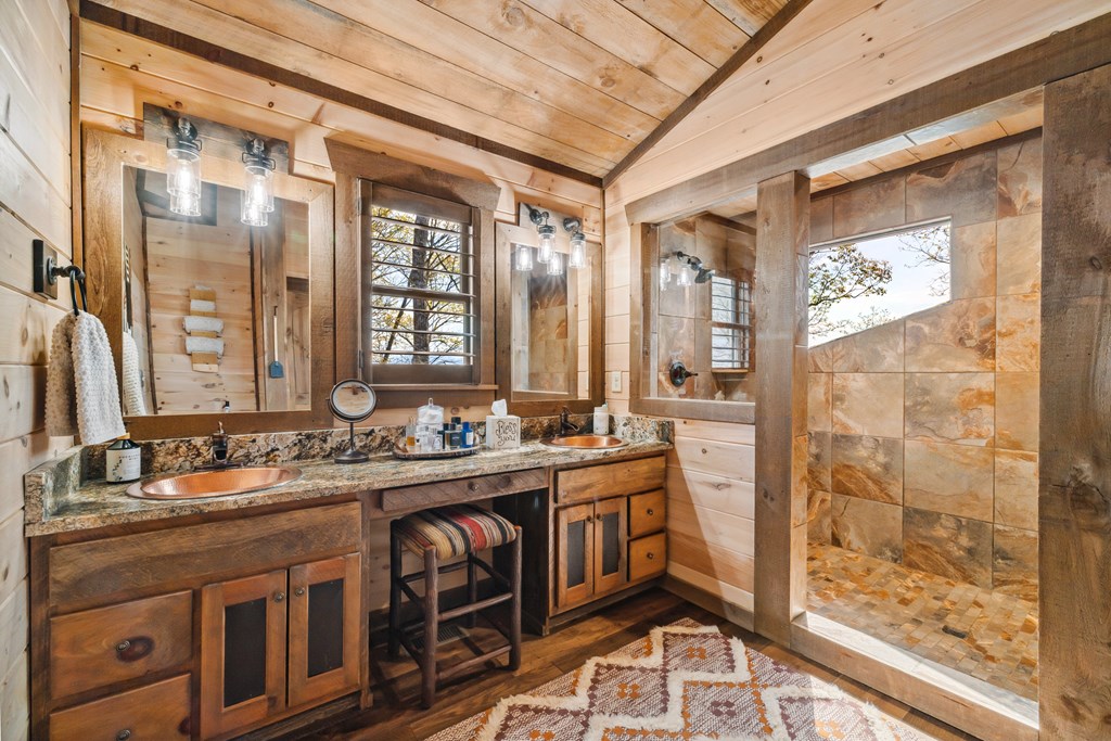 415087 Blue Ridge Residential