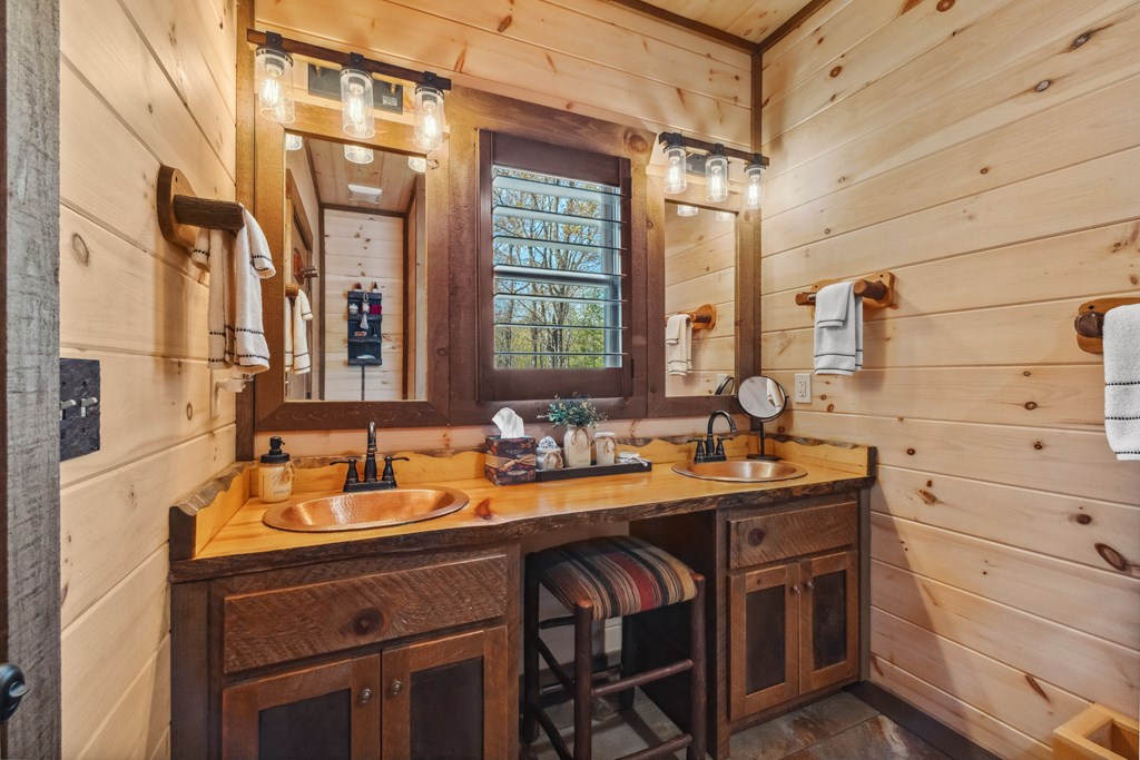 415087 Blue Ridge Residential