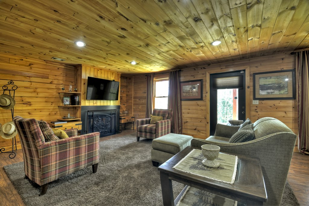 415090 Mineral Bluff Residential