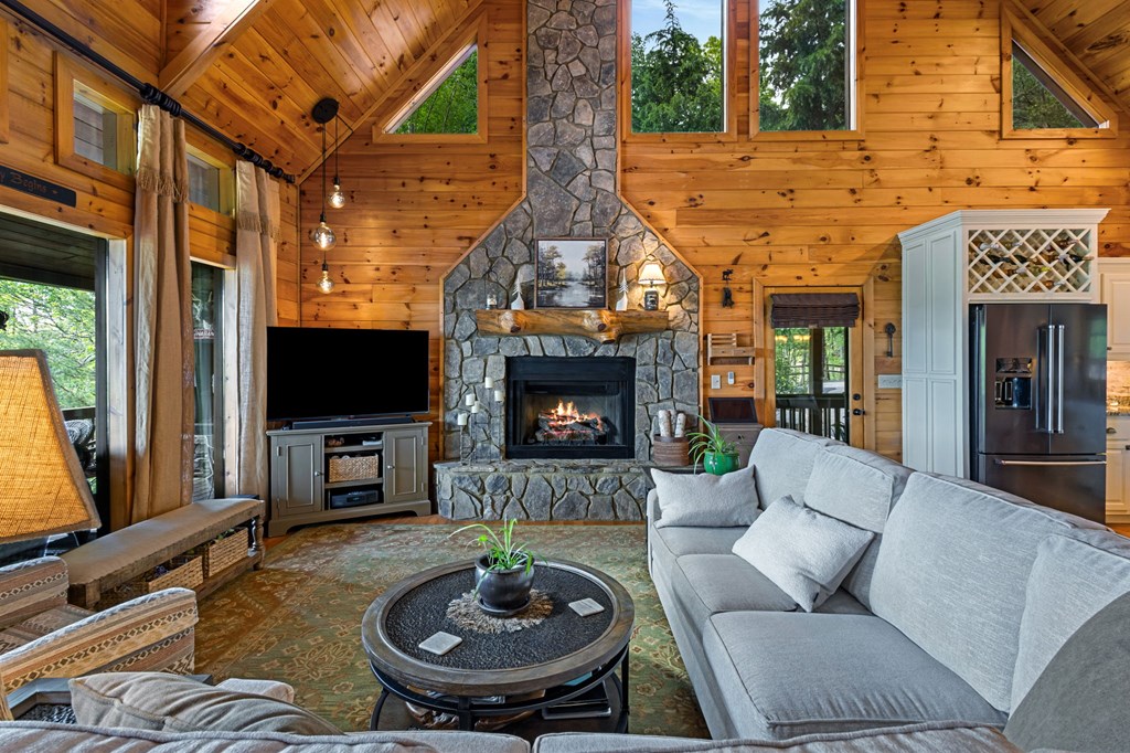 415094 Blue Ridge Residential