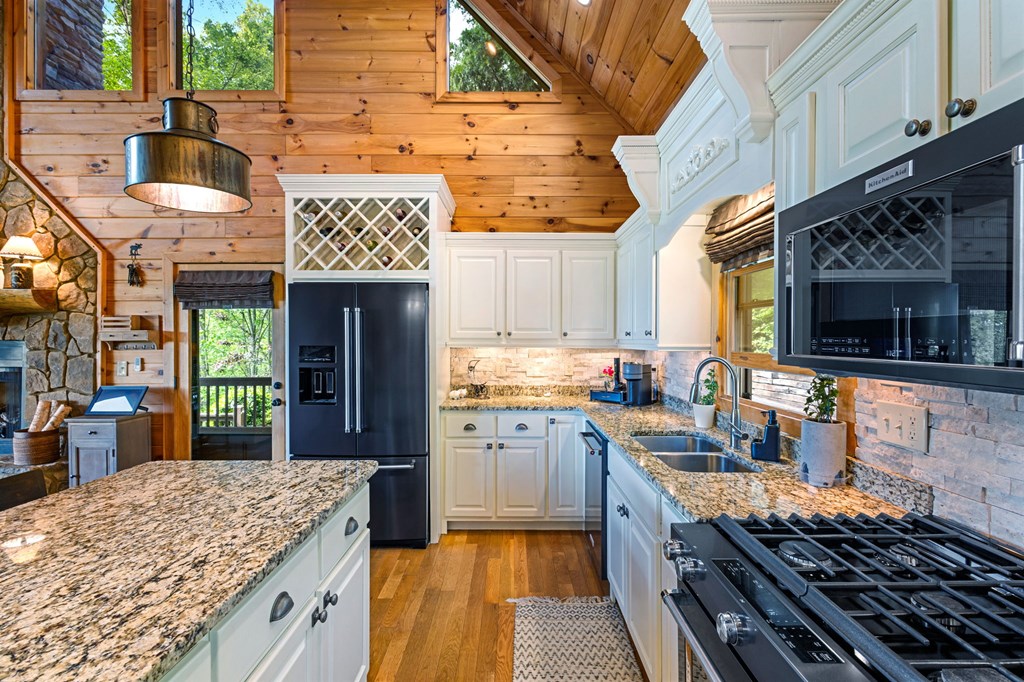 415094 Blue Ridge Residential