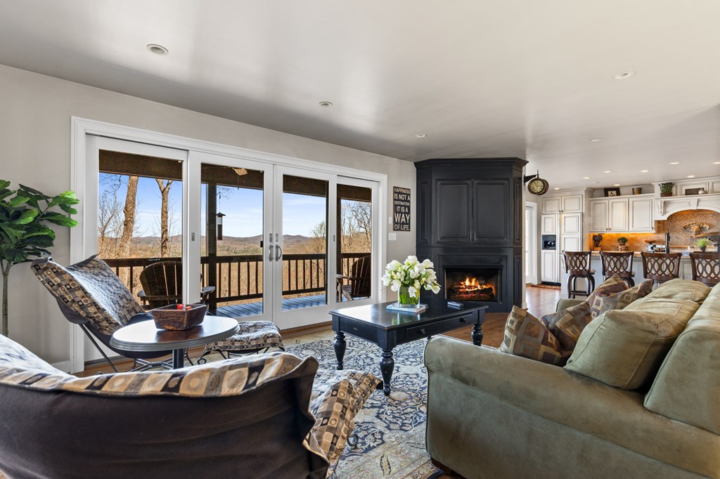 415095 Morganton Residential