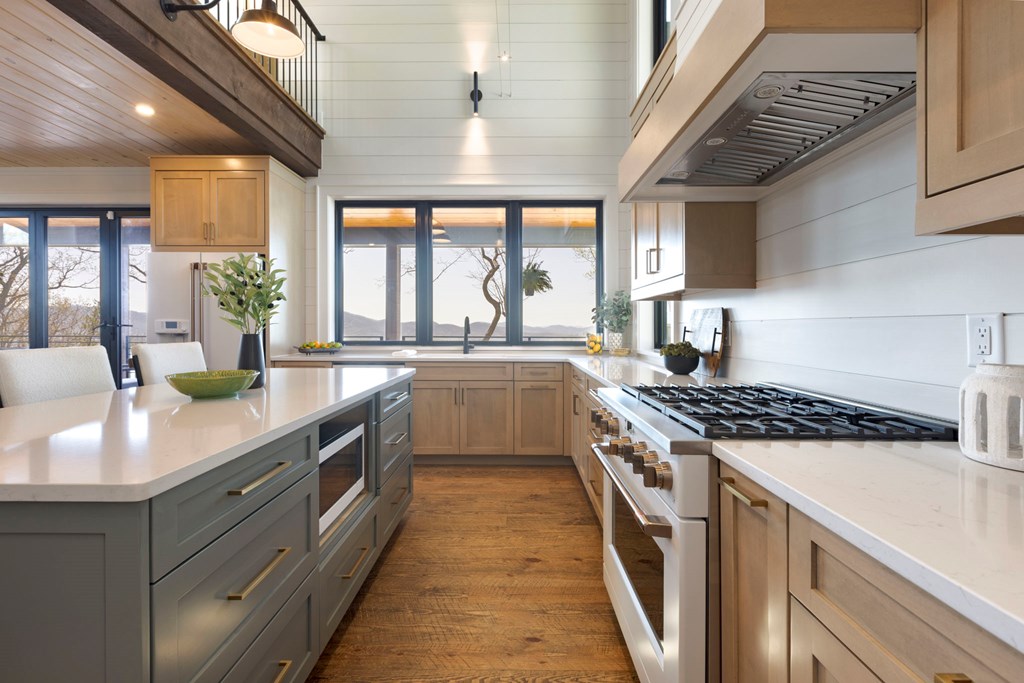 415106 Young Harris Residential