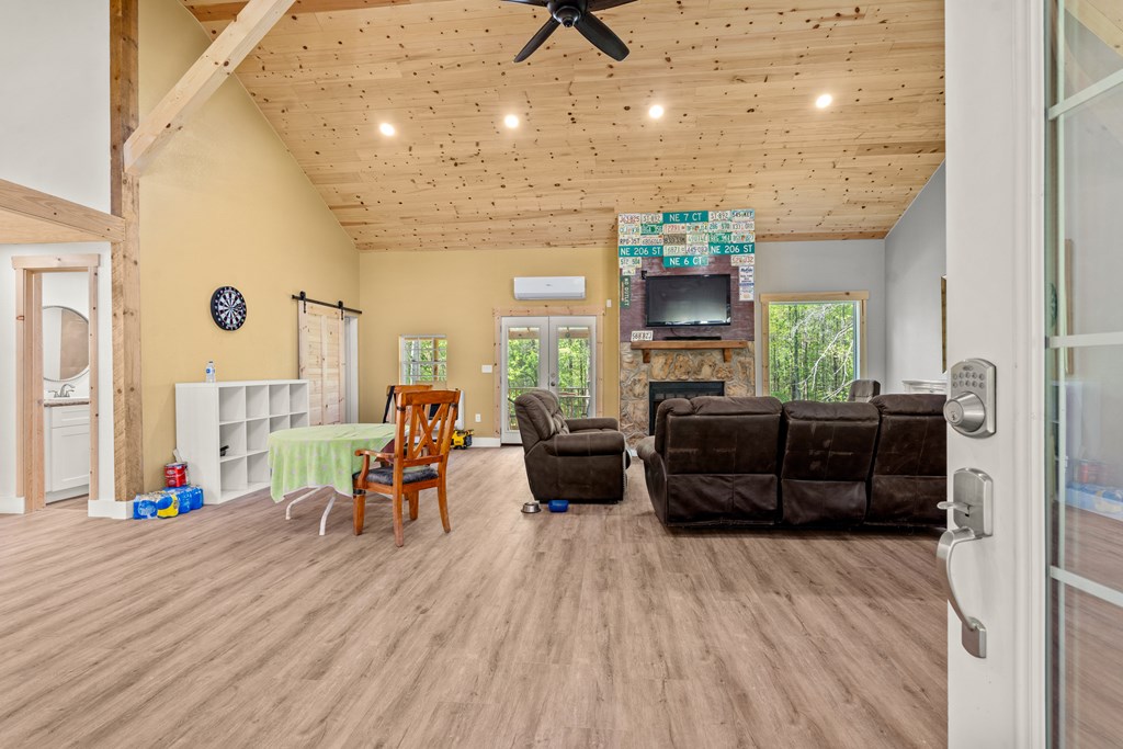 415111 Blairsville Residential