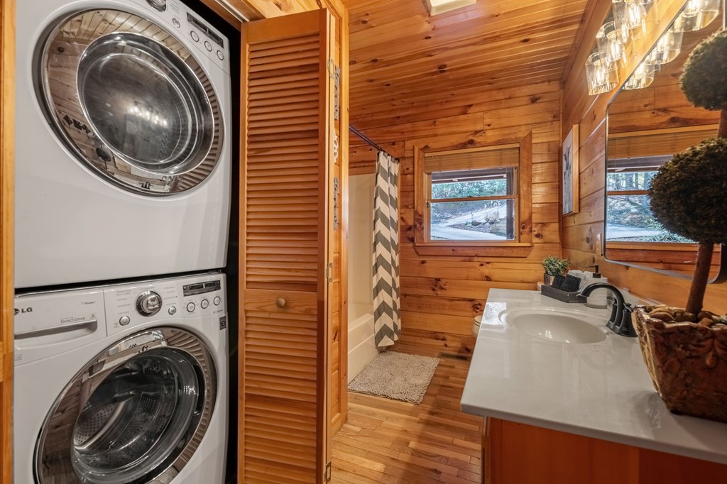 415122 Blue Ridge Residential