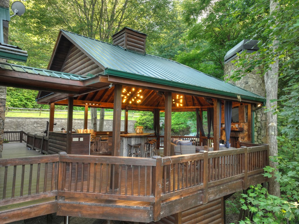 415122 Blue Ridge Residential