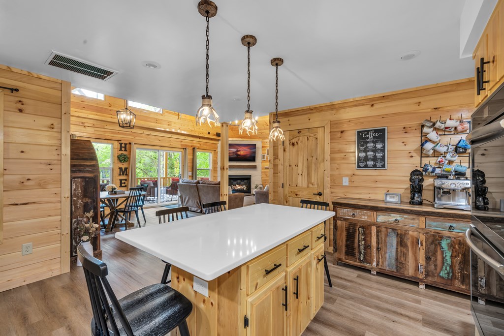 415137 Hayesville Residential