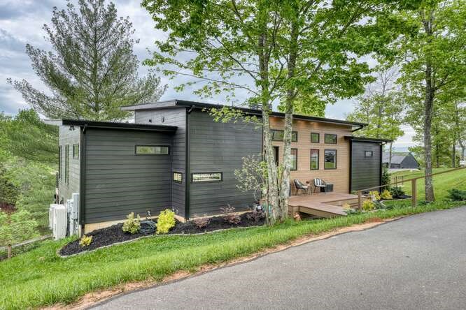 415138 Young Harris Residential