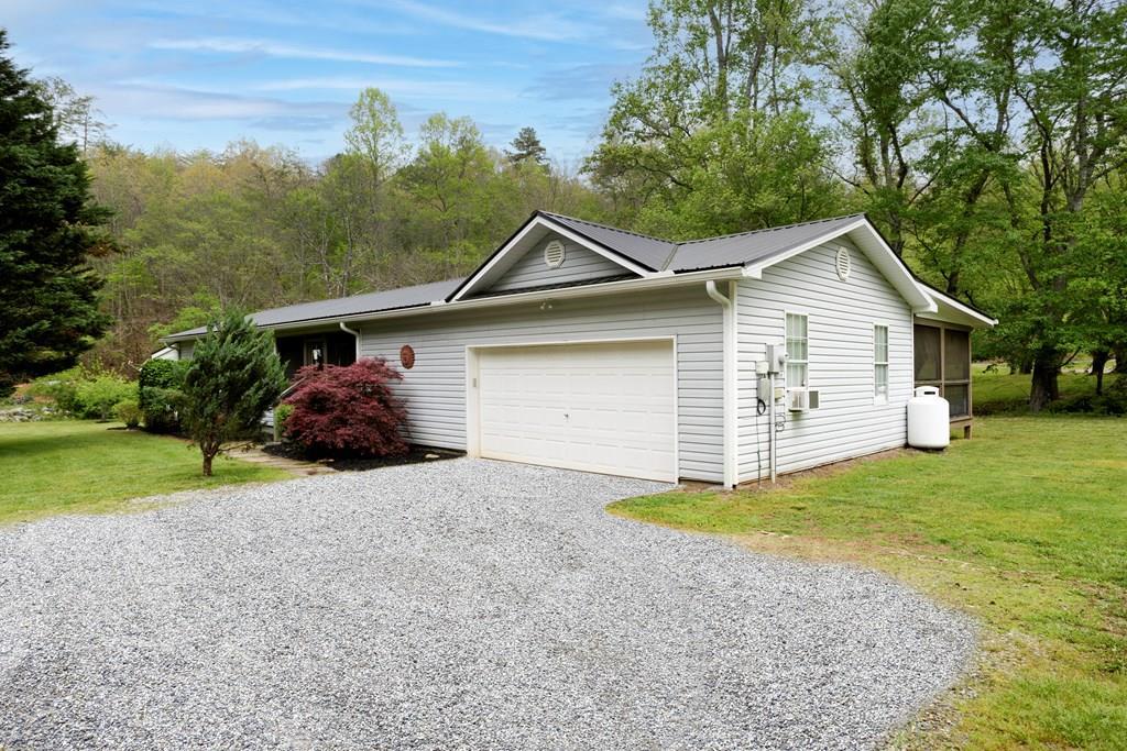 415143 Young Harris Residential