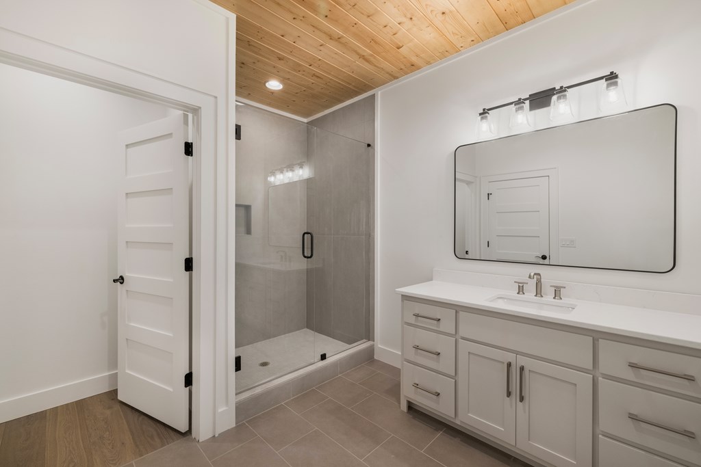 415150 Mineral Bluff Residential