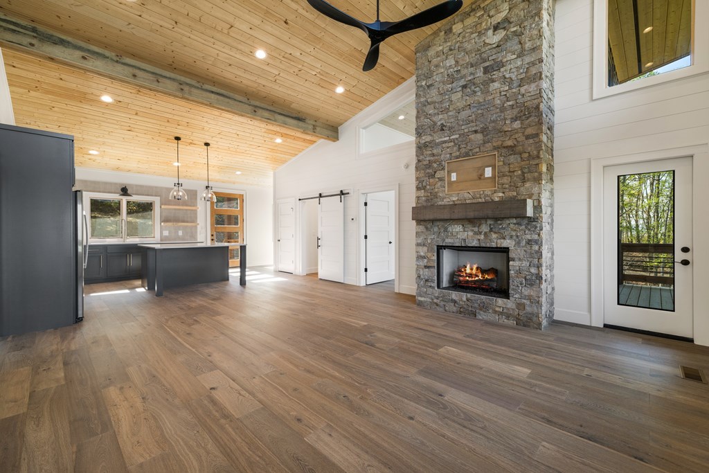 415150 Mineral Bluff Residential