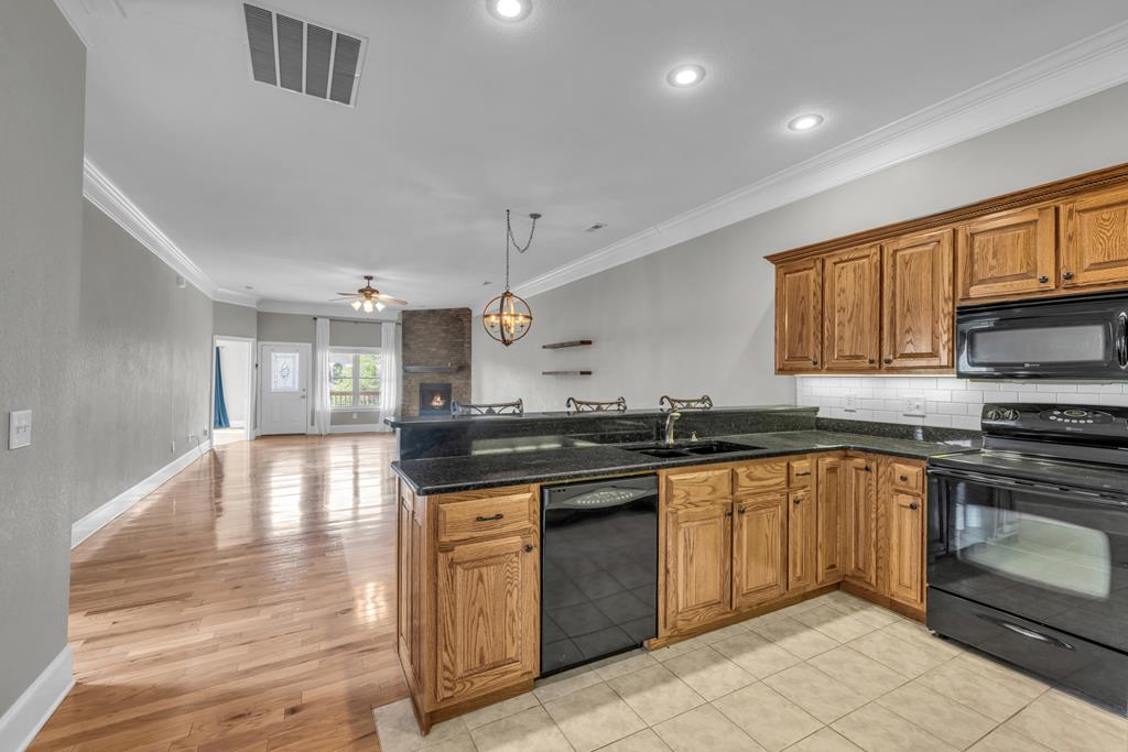 415151 Young Harris Residential