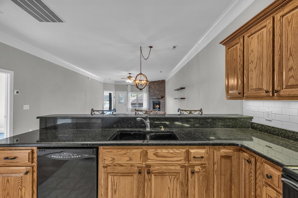 415151 Young Harris Residential