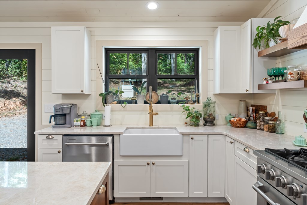415186 Murphy Residential