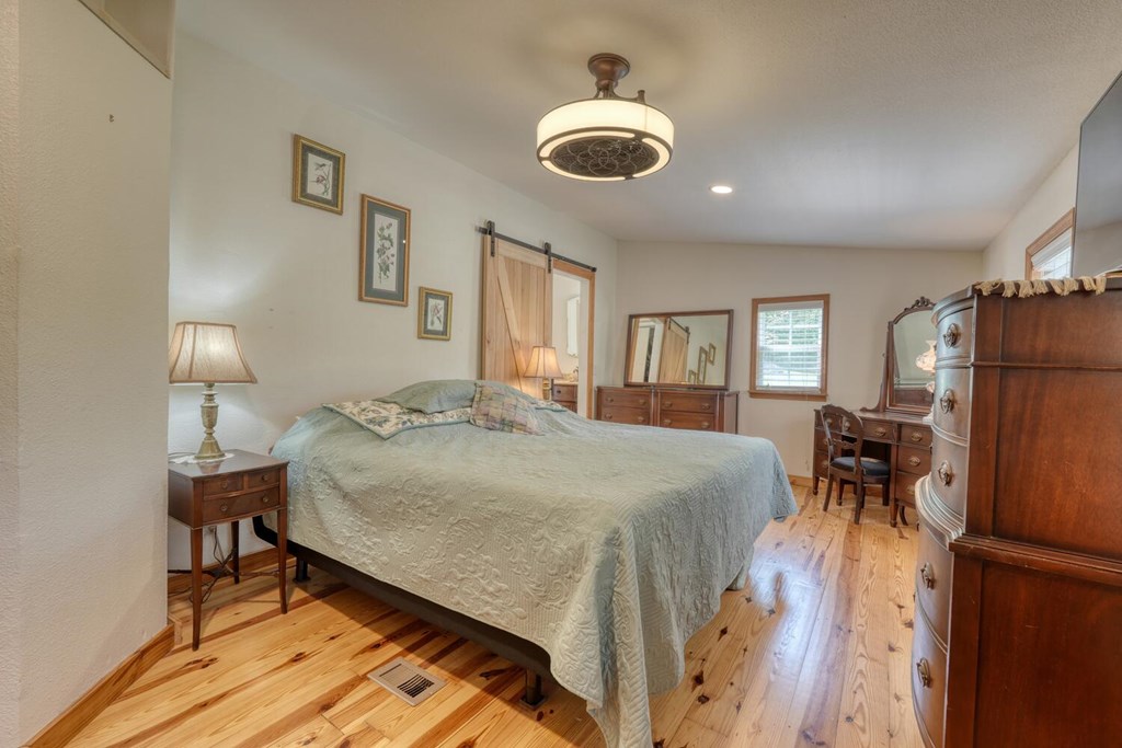 415202 Young Harris Residential