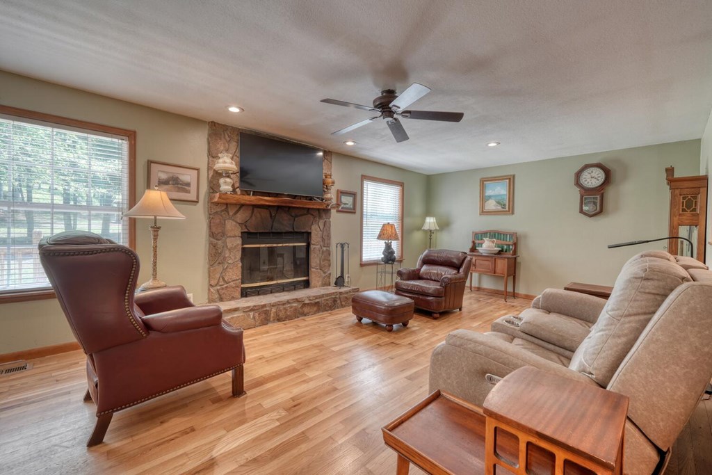415202 Young Harris Residential