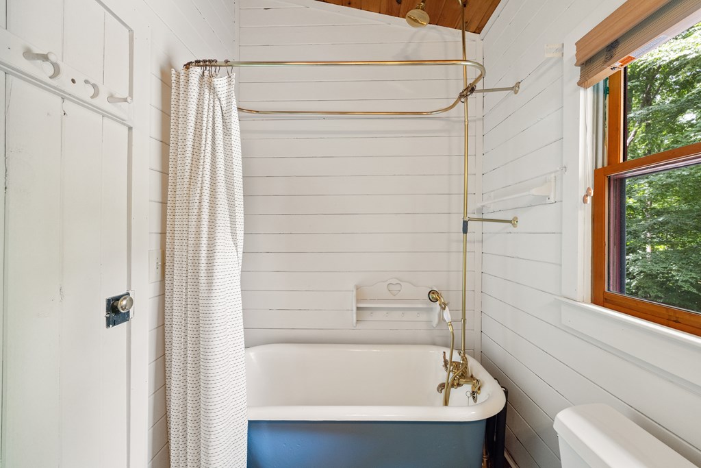 415226 Blue Ridge Residential