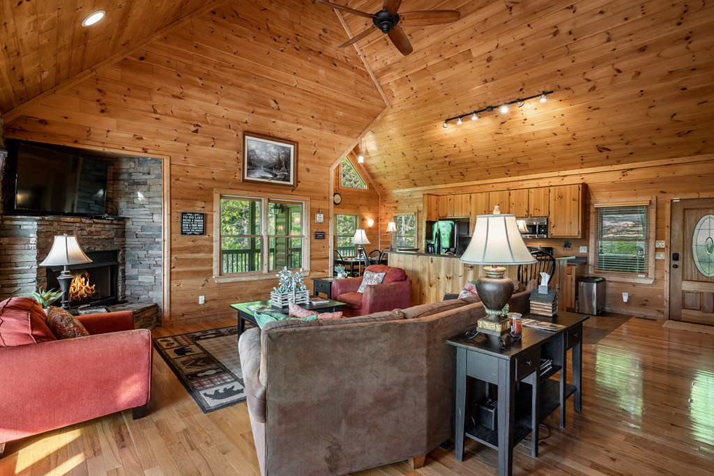 415245 Mineral Bluff Residential