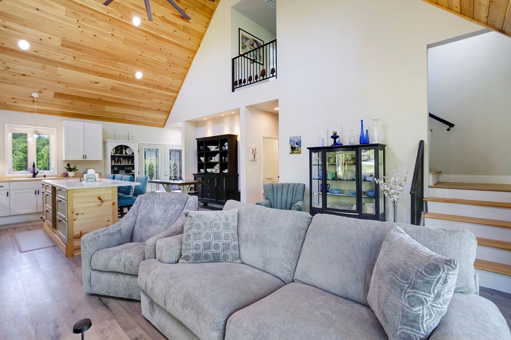 415255 Hiawassee Residential