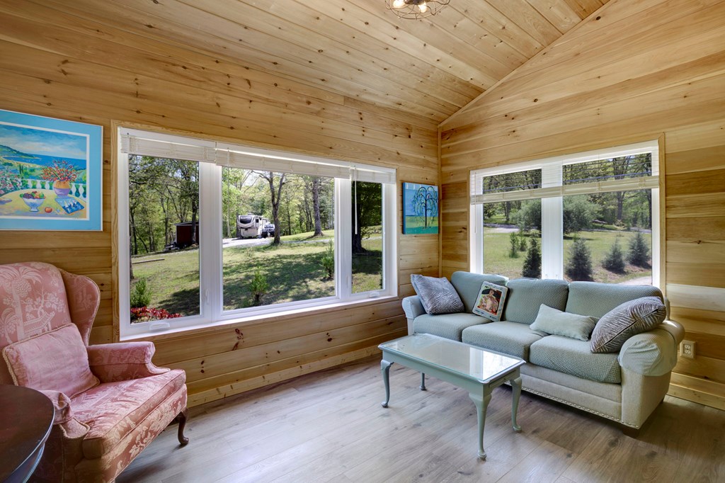 415255 Hiawassee Residential