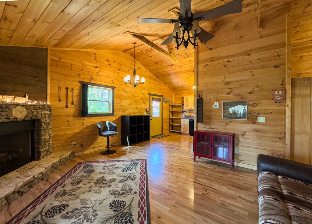 415258 Murphy Residential