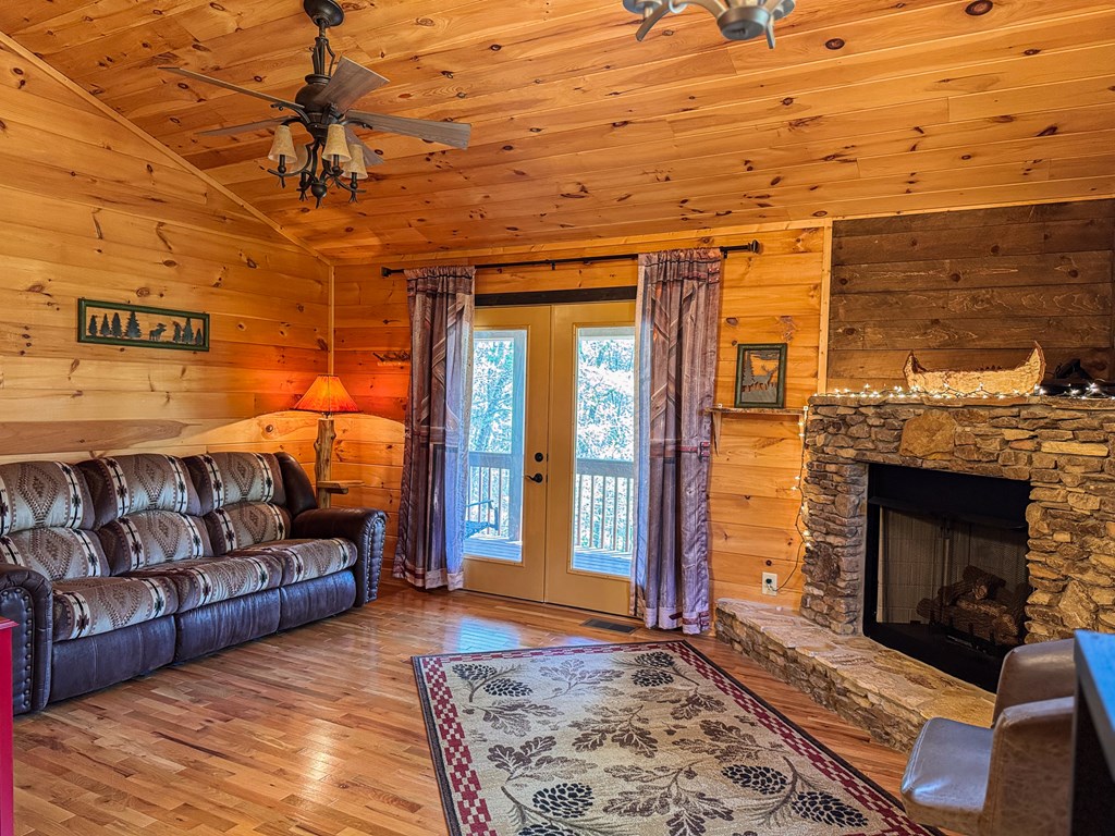 415258 Murphy Residential