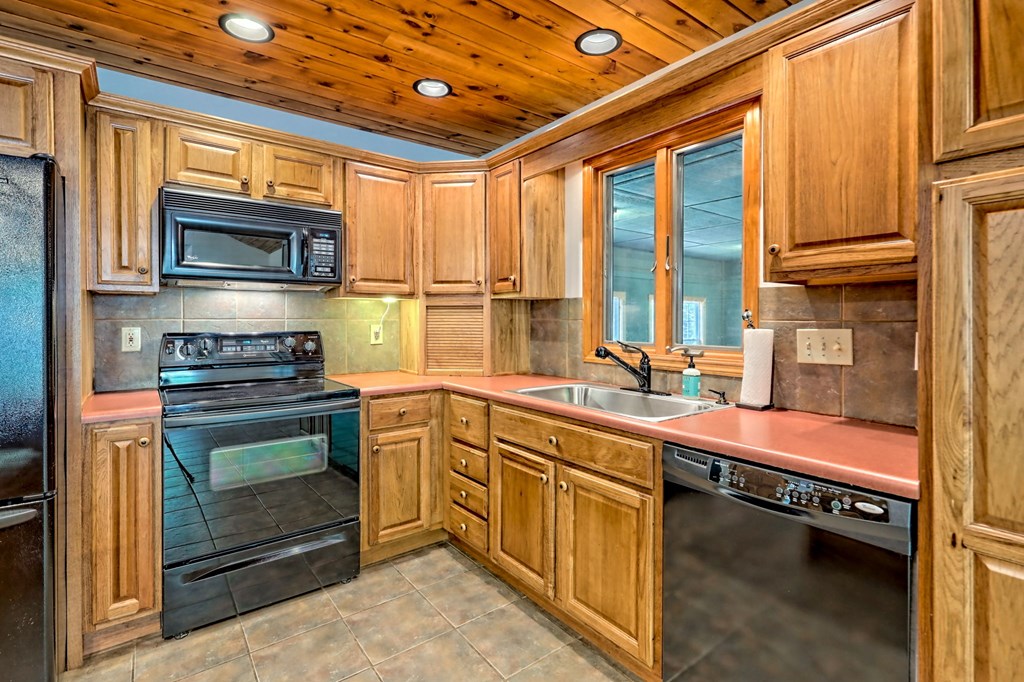 415268 Hiawassee Residential