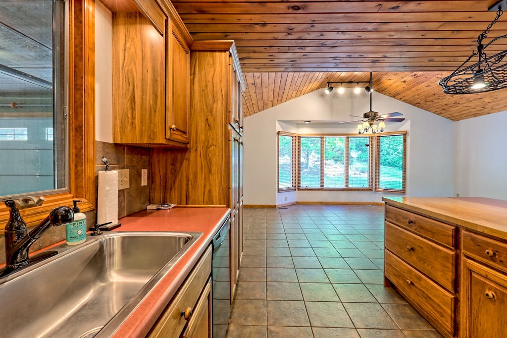 415268 Hiawassee Residential