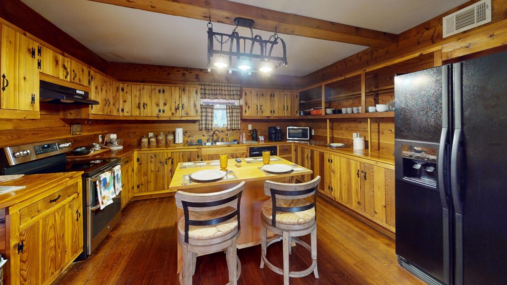 415270 Young Harris Residential
