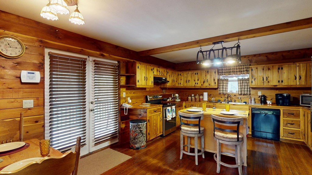 415270 Young Harris Residential