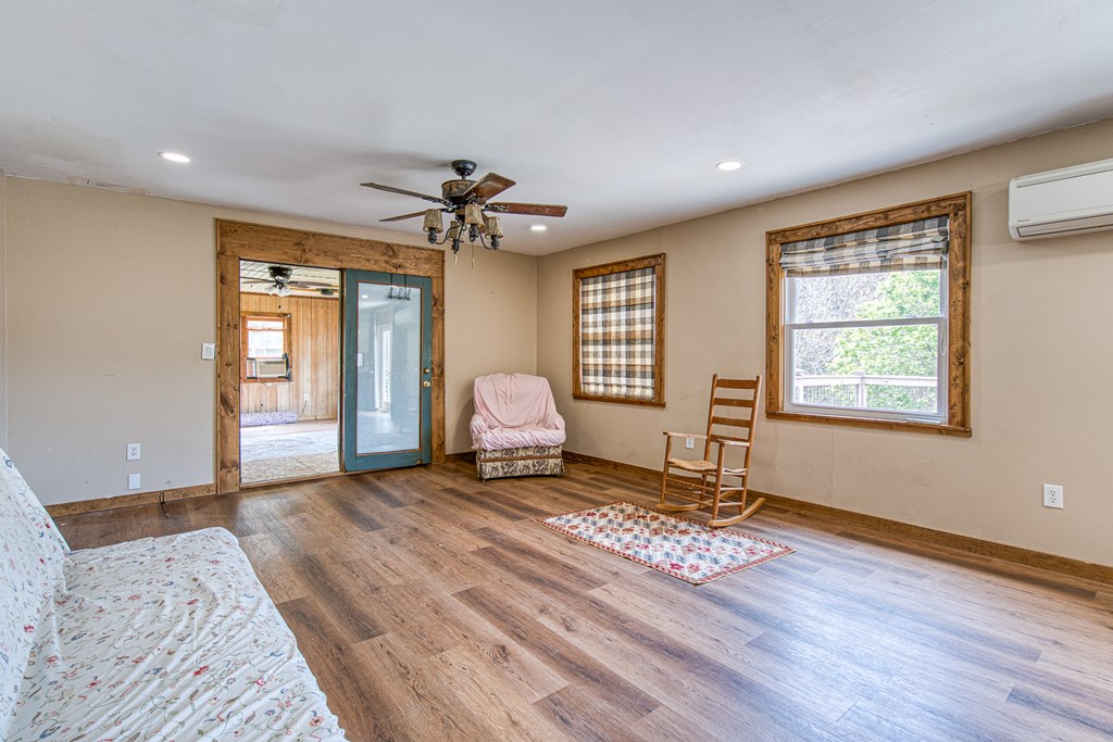 415275 Murphy Residential