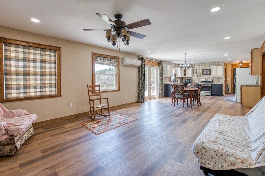415275 Murphy Residential