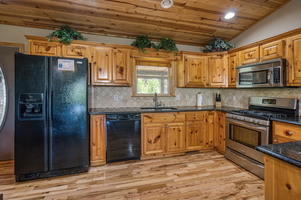 415281 Murphy Residential
