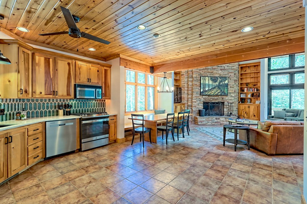 415292 Blairsville Residential