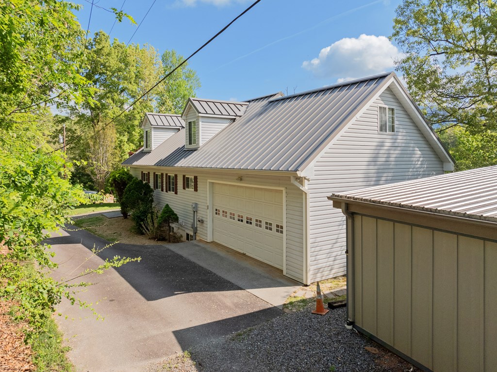 415319 Hayesville Residential