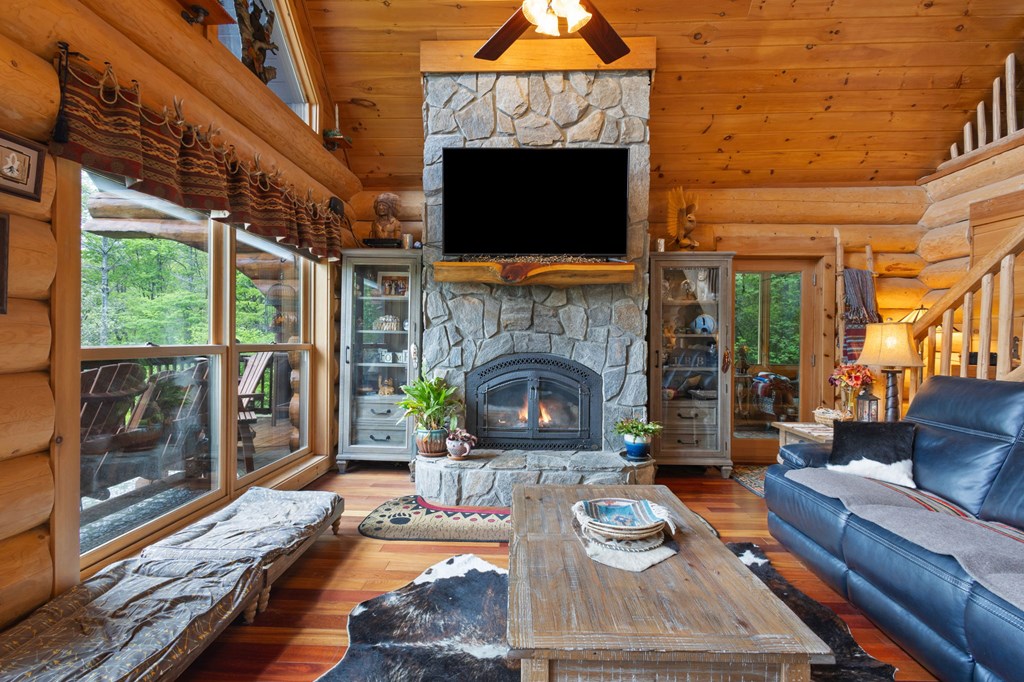 415325 Blue Ridge Residential