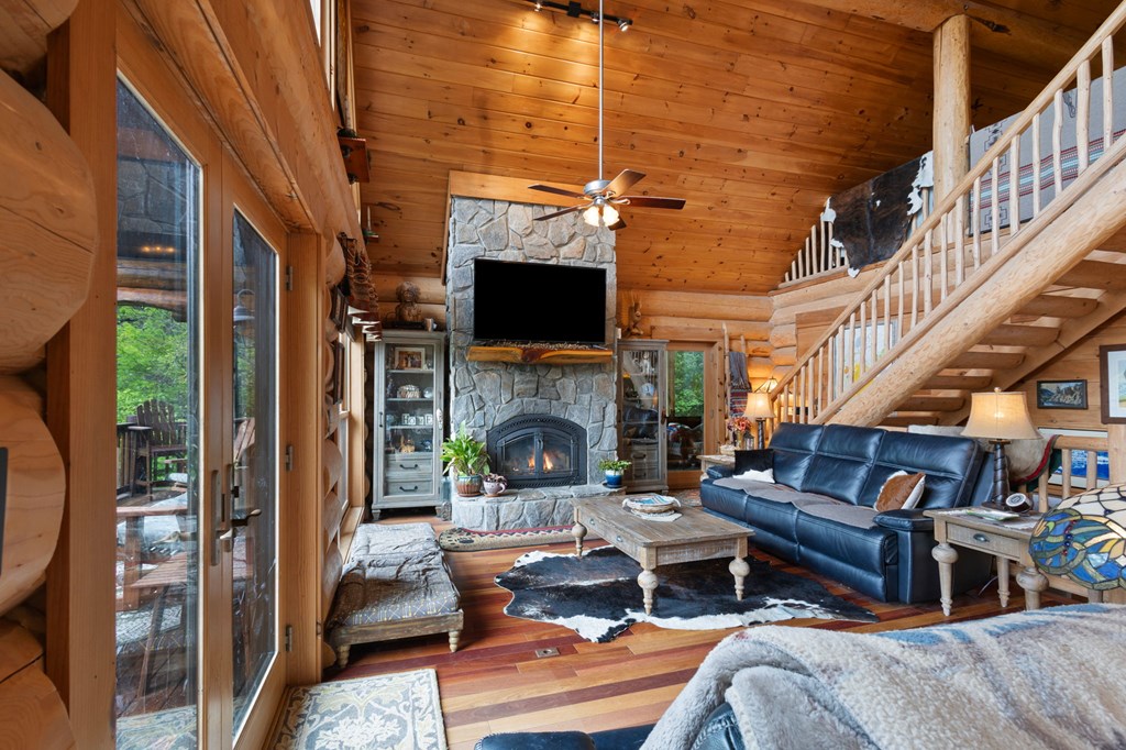 415325 Blue Ridge Residential