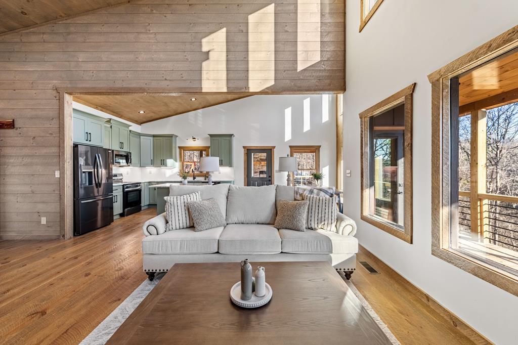 415328 Blue Ridge Residential