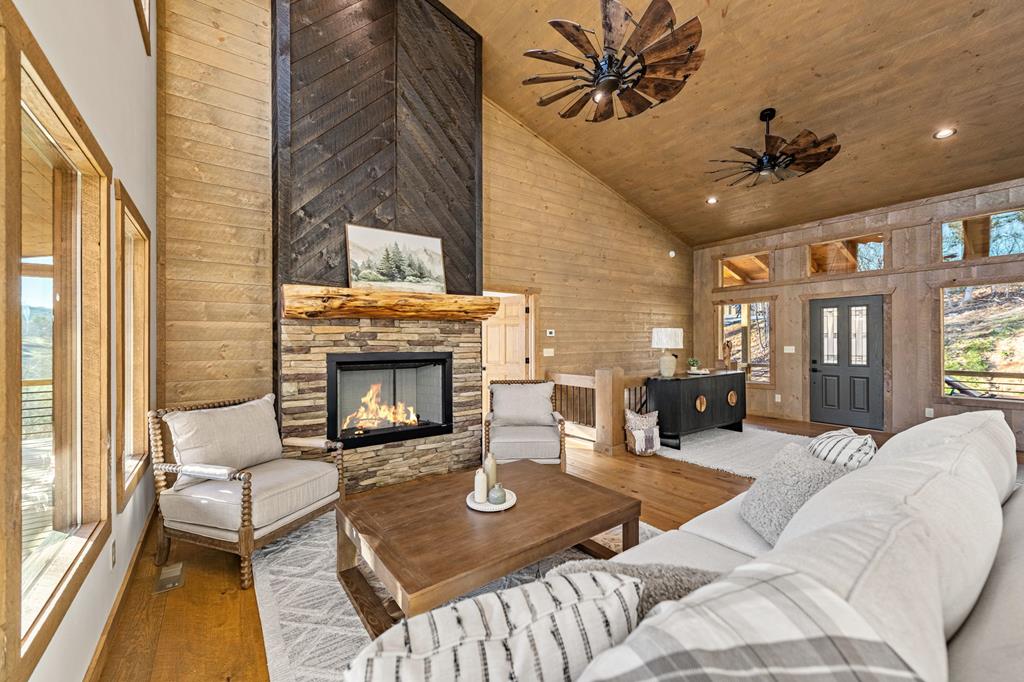 415328 Blue Ridge Residential