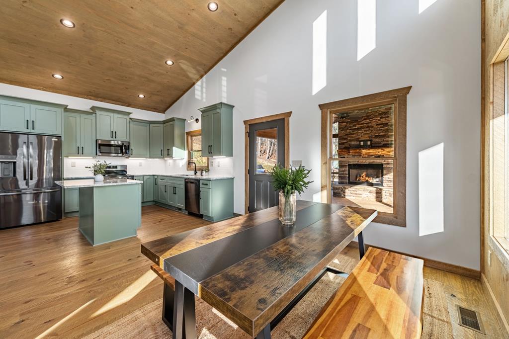 415328 Blue Ridge Residential
