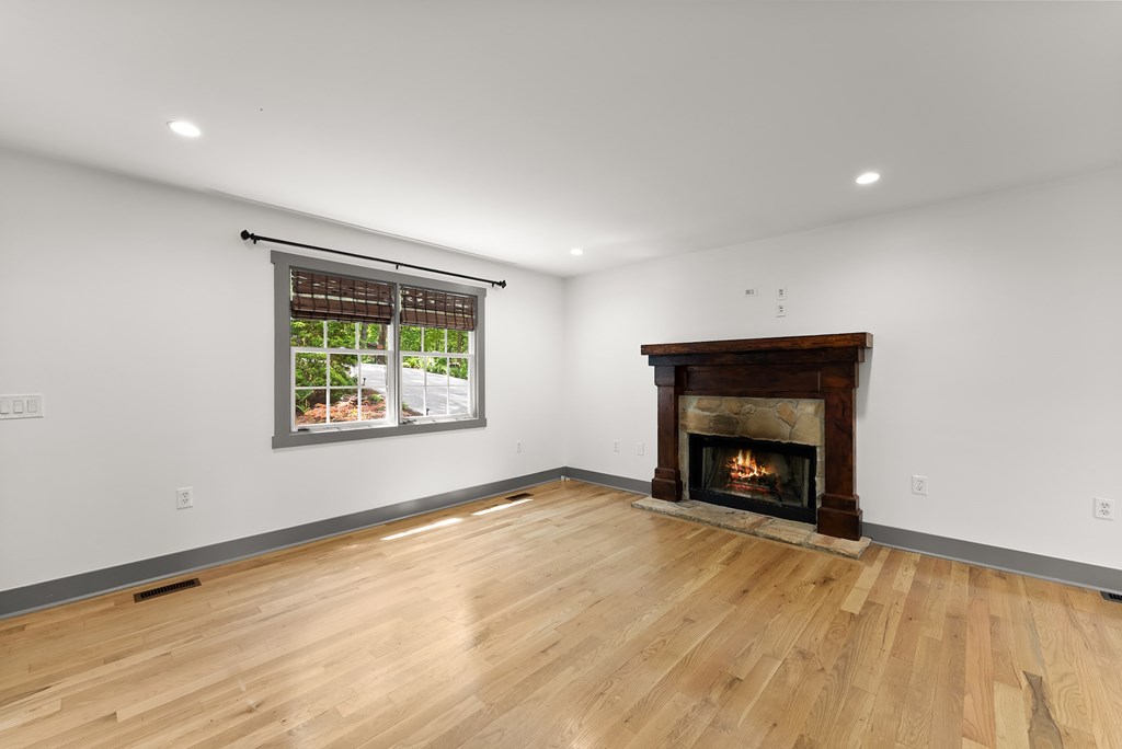 415335 Dahlonega Residential