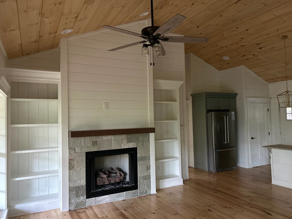 415338 Blue Ridge Residential