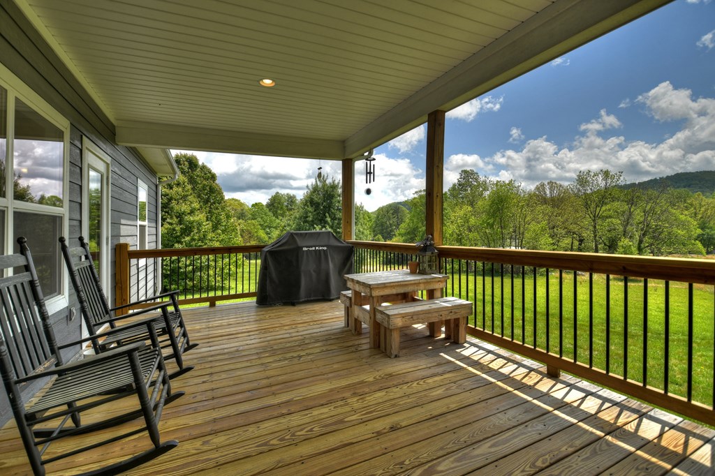 415340 Hayesville Residential