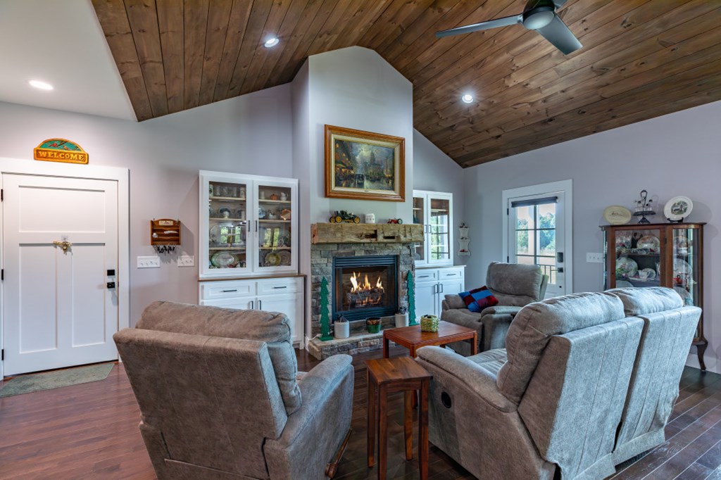 415343 Blairsville Residential