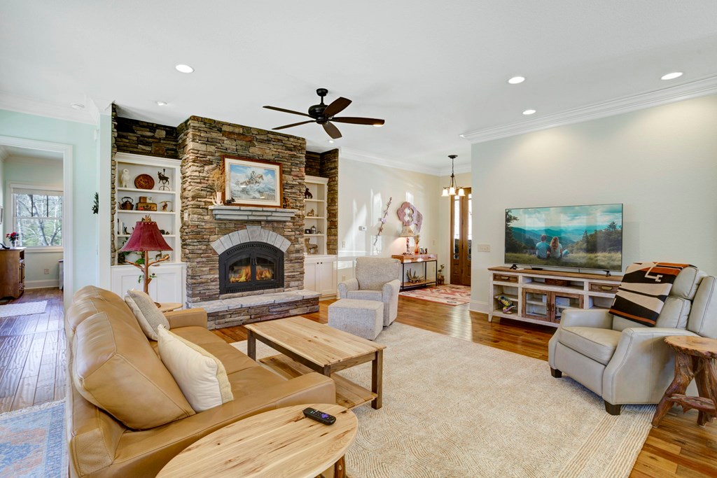 415348 Hiawassee Residential